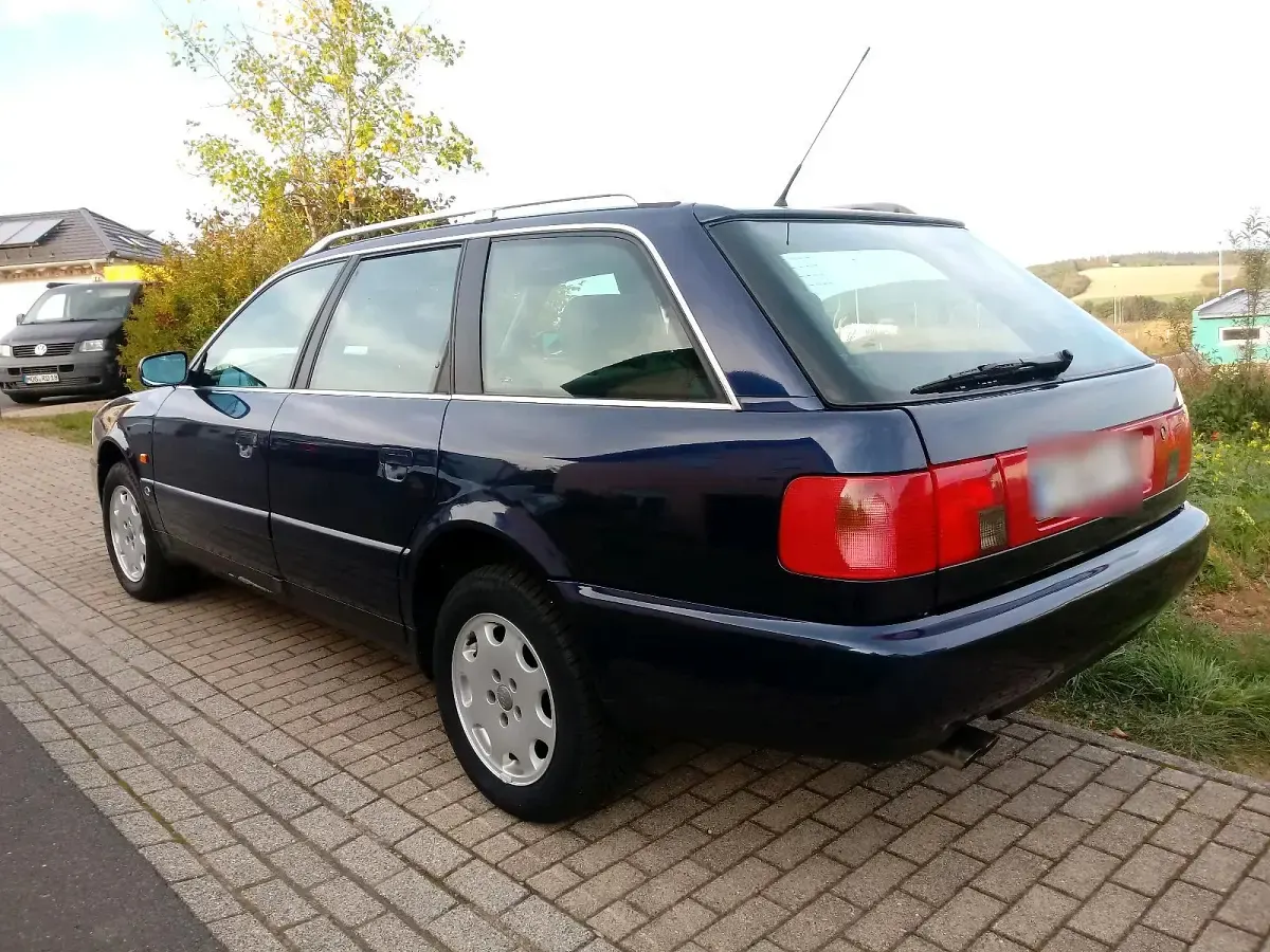 Gebraucht Audi A6 174 PS (127 kW) 1996 Blau Kombi