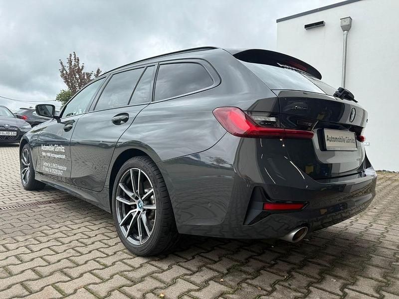 Gebraucht BMW 330e Performance 292 PS (214 kW) 2022 Grau Kombi
