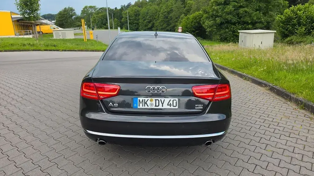 Gebraucht Audi A8 Ambiente 371 PS (272 kW) 2012 Andere farben Limousine