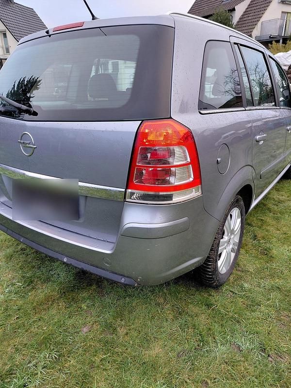 Gebraucht Opel Zafira 140 PS (102 kW) 2009 Grau Van / Kleinbus