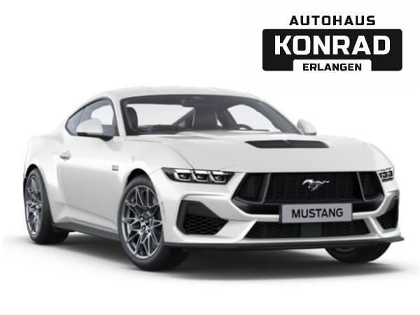 Weiß (oxford white) Neu 2025 Ford Mustang Fastback Coupé | 52.167 € - Bild 1/3