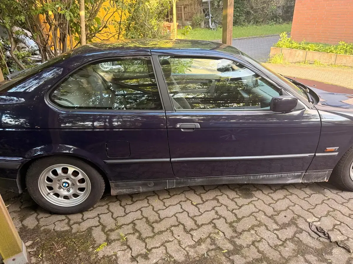 Gebraucht BMW 316 102 PS (75 kW) 1995 Violet Coupé