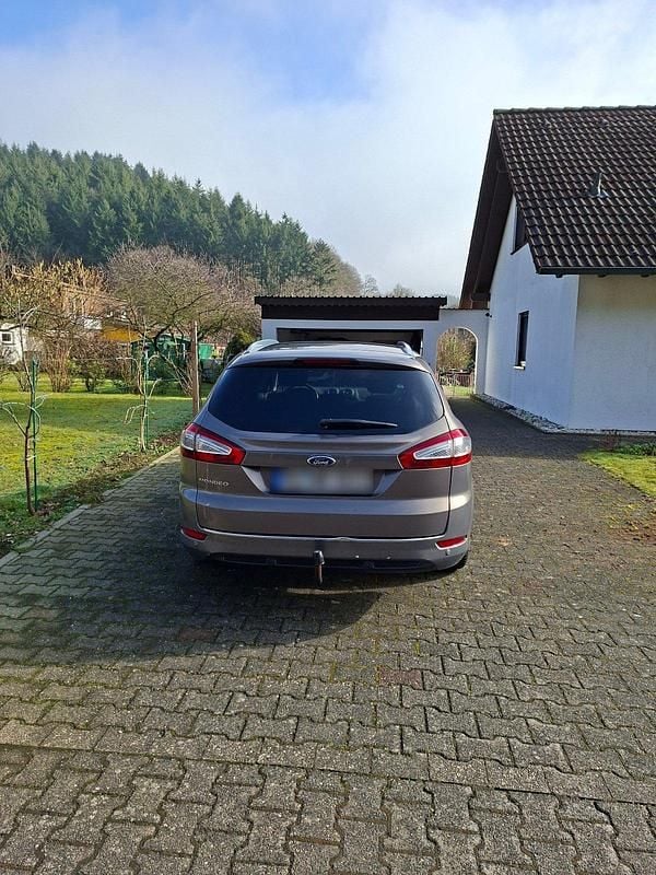 Gebraucht Ford Mondeo 140 PS (102 kW) 2013 Braun Kombi