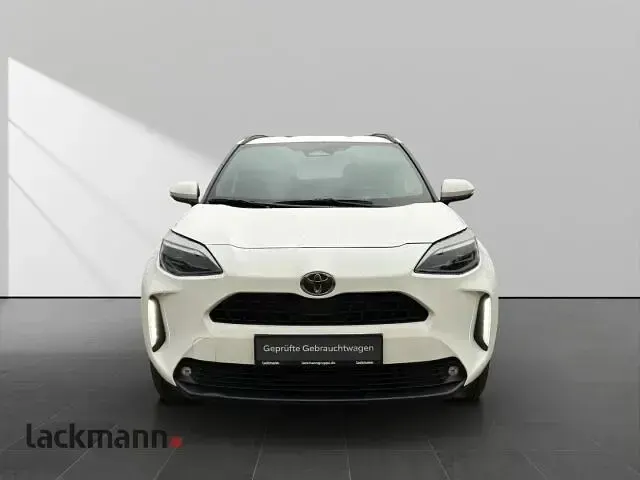 Gebraucht Toyota Yaris Cross Team 131 PS (96 kW) 2024 Weiss SUV