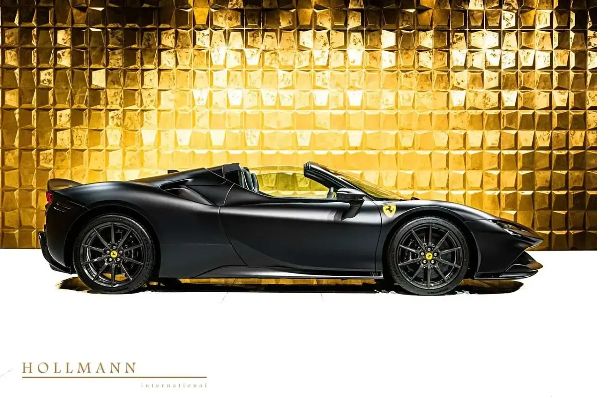 Neu Ferrari SF90 999 PS (734 kW) 2026 Nero matt Cabrio