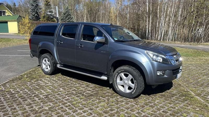 Second-hand Isuzu D-Max 163 CP (119 kW) 2013 Van