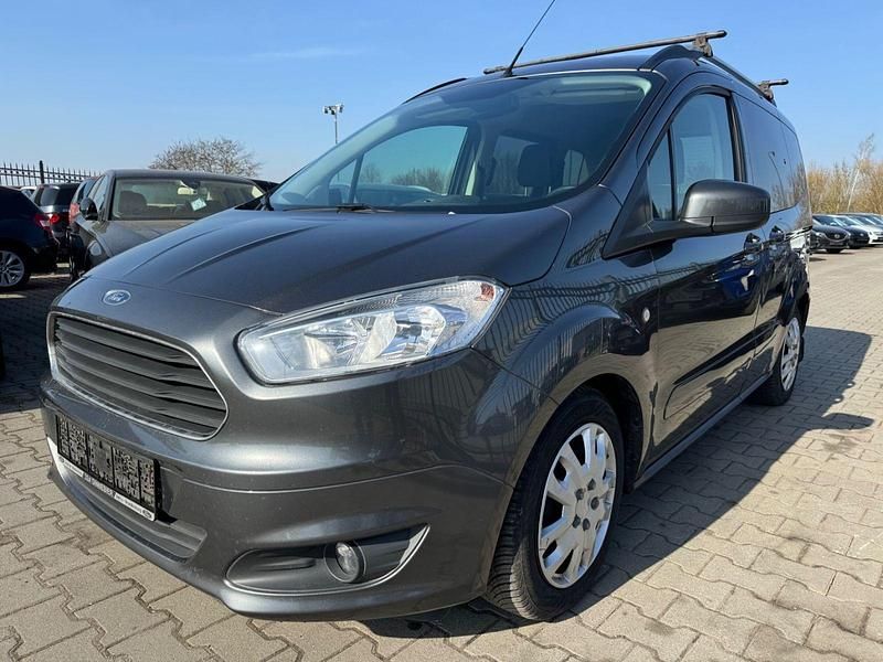 Gebraucht Ford Tourneo Courier Titanium 95 PS (69 kW) 2016 Van / Kleinbus