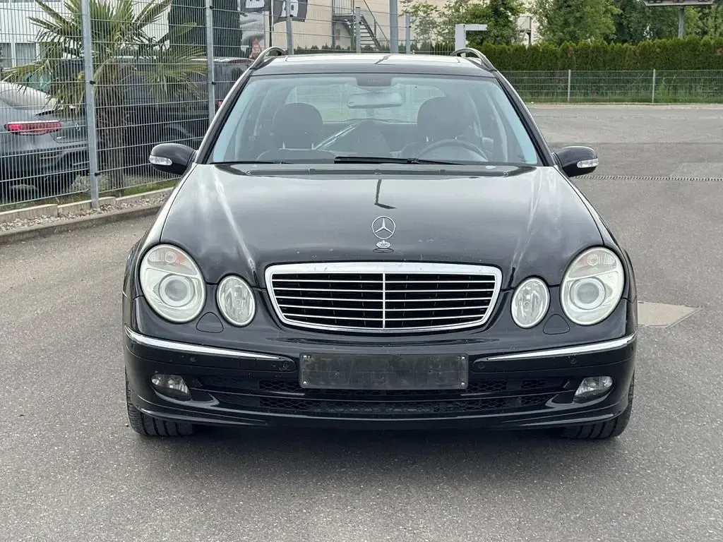 Gebraucht Mercedes E350 Avantgarde 272 PS (200 kW) 2006 Schwarz Limousine