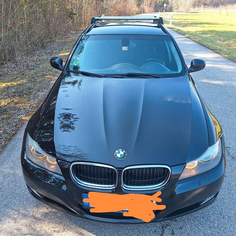 Gebraucht BMW 320 184 PS (135 kW) 2011 Schwarz Kombi