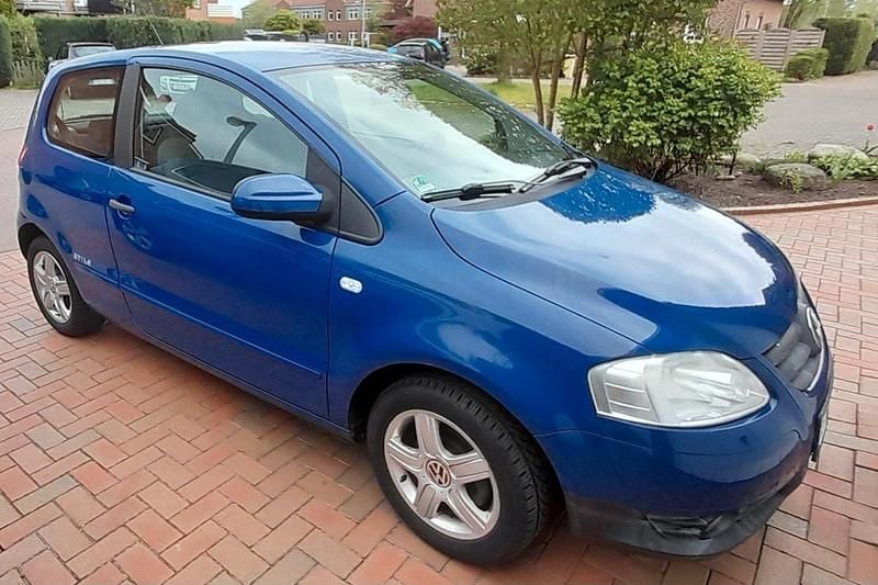 Gebraucht VW Fox Style 54 PS (39 kW) 2010 Blau Kleinwagen