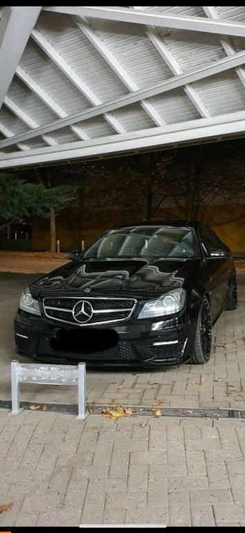 Schwarz Gebraucht 2011 Mercedes C63 AMG AMG Coupé | 44.100 € (Fairer Preis) - Bild 1/4