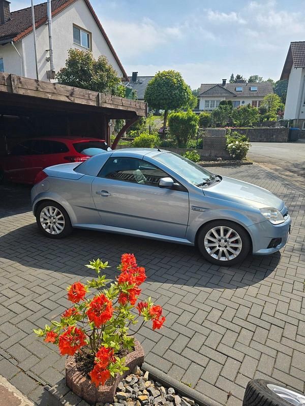 Gebraucht Opel Tigra 90 PS (66 kW) 2005 Blau Cabrio