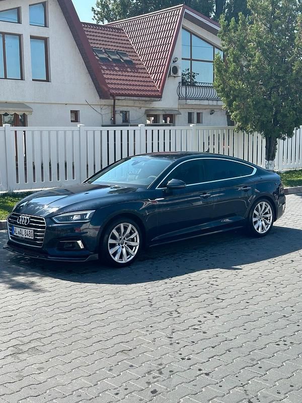 Blau Gebraucht 2018 Audi A5 Sportback Premium Kleinwagen | 24.500 € (Fairer Preis) - Bild 1/4