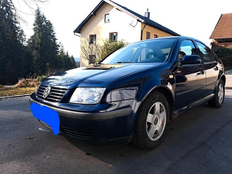 Gebraucht VW Bora 115 PS (84 kW) 1999 Blau Limousine