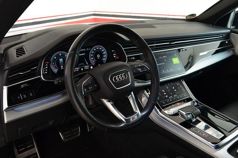 Gebraucht Audi Q8 S-line plus 286 PS (210 kW) 2019 Schwarz SUV