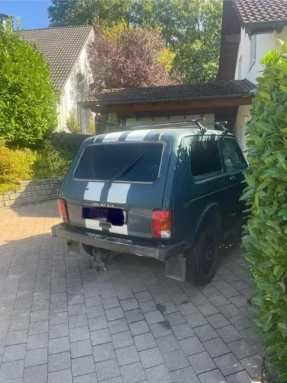 Gebraucht Lada niva 82 PS (60 kW) 2008 Grün SUV
