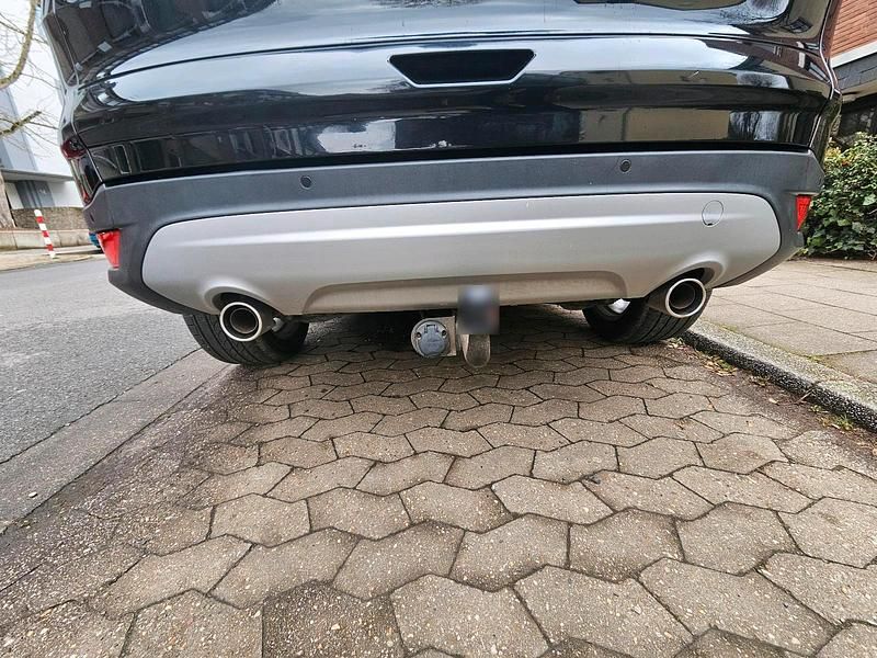 Gebraucht Ford Kuga 150 PS (110 kW) 2017 Schwarz SUV