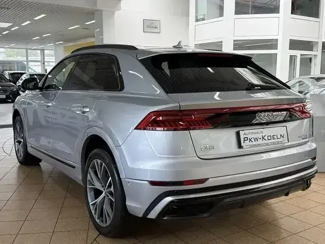 Gebraucht Audi Q8 S-Line 286 PS (210 kW) 2019 Silber SUV