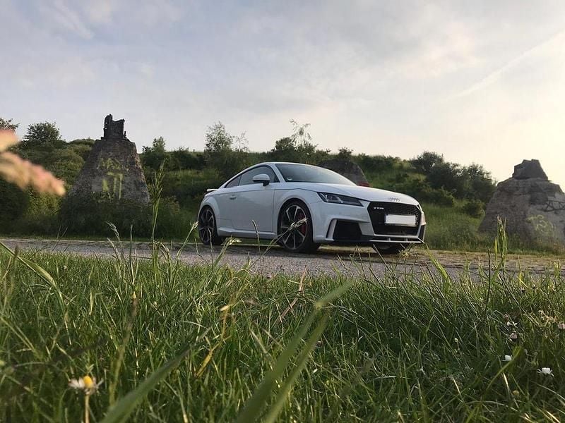 Weiß Gebraucht 2016 Audi TT RS Ambiente Coupé | 49.990 € (Fairer Preis) - Bild 1/4