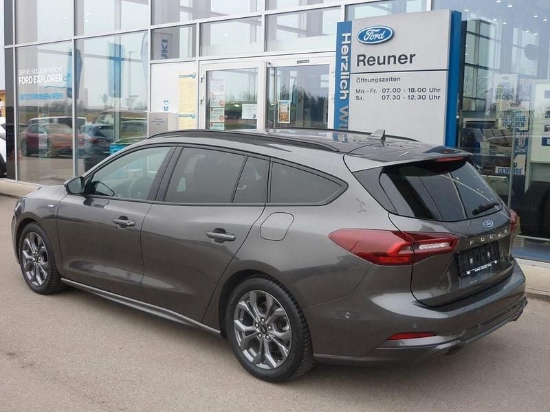 Gebraucht Ford Focus ST-Line X 116 PS (85 kW) 2025 Grau Limousine