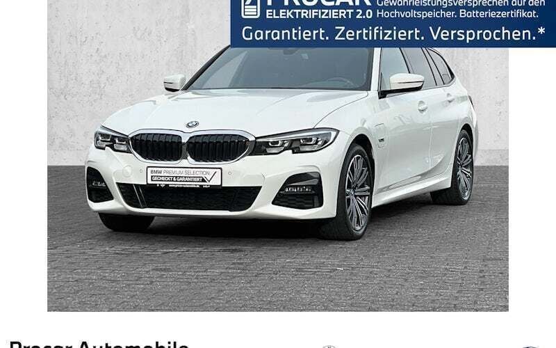 Weiß Gebraucht 2022 BMW 330e M Sport Kombi | 29.800 € (Superpreis) - Bild 1/4