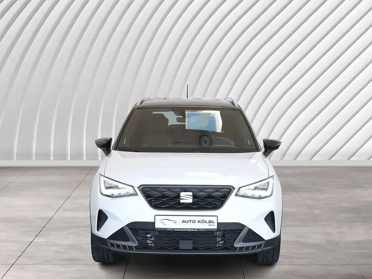 Gebraucht Seat Arona FR 110 PS (80 kW) 2023 "candy" weiss SUV