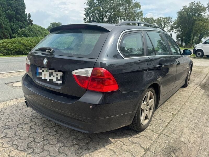 Gebraucht BMW 325 Advantage 218 PS (160 kW) 2007 Schwarz Kombi