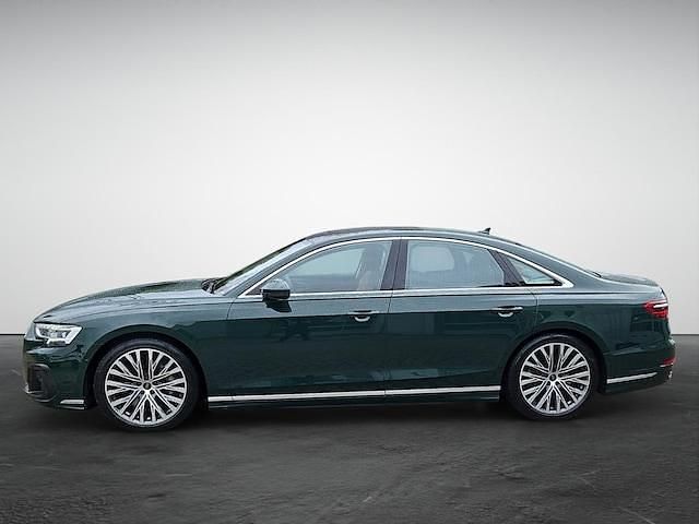 Gebraucht Audi A8 Ambiente 460 PS (338 kW) 2023 Grün (goodwoodgreen individuallackie) Limousine