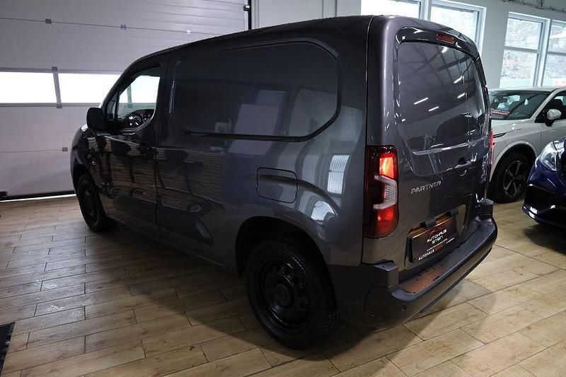 Gebraucht Peugeot Partner Premium 131 PS (96 kW) 2021 Grau Van / Kleinbus