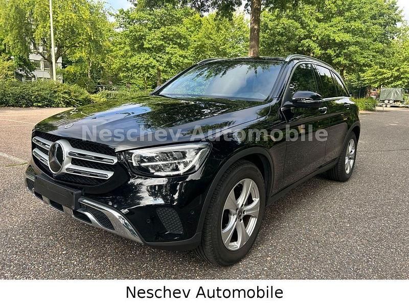 Schwarz Gebraucht 2021 Mercedes GLC220 AMG SUV | 29.490 € (Guter Preis) - Bild 1/4