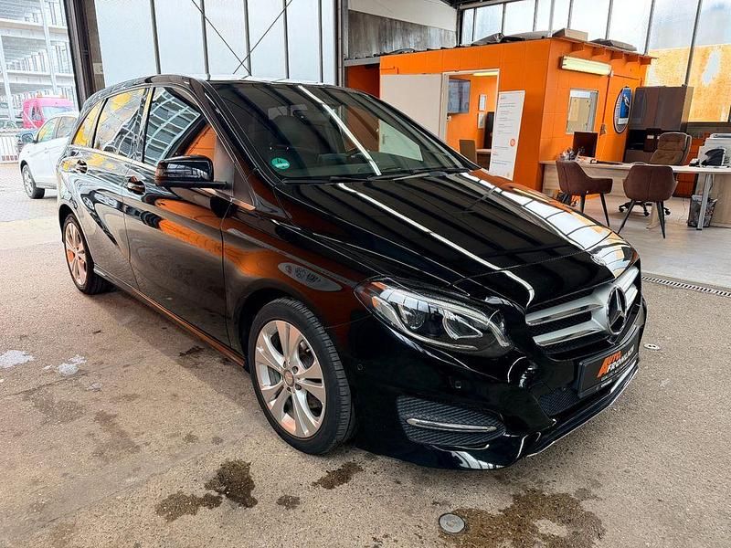 Gebraucht Mercedes B200 Urban 136 PS (100 kW) 2016 Schwarz Kleinwagen