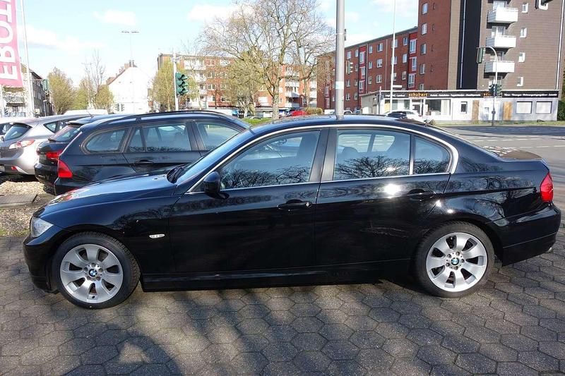 Schwarz Gebraucht 2009 BMW 325 Limousine | 8.499 € (Etwas zu teuer) - Bild 1/4