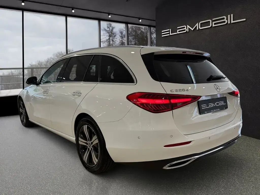 Gebraucht Mercedes 220 200 PS (147 kW) 2022 Weiß Limousine