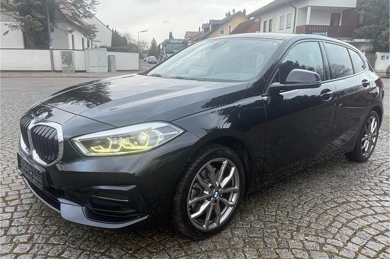 Gebraucht BMW 120 Sport Line 190 PS (139 kW) 2023 Schwarz Kleinwagen