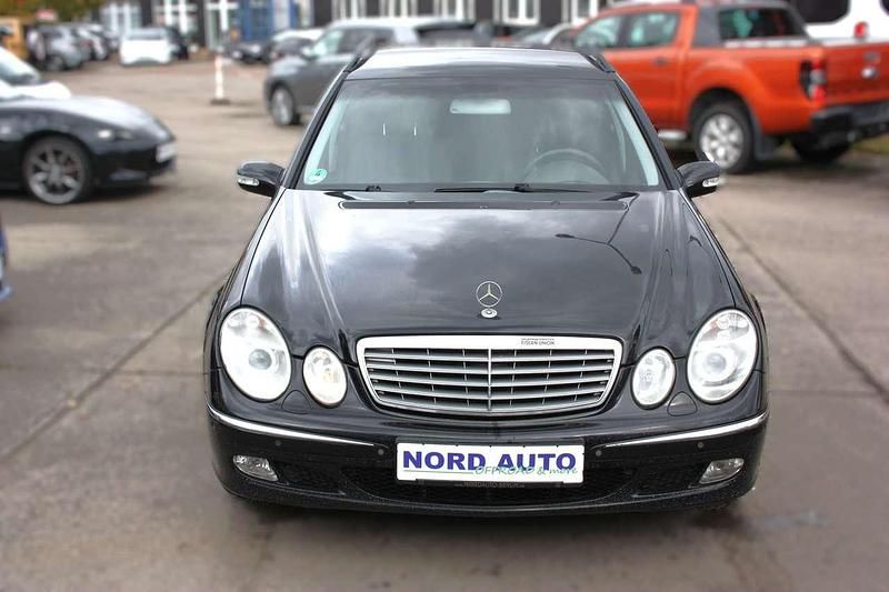 Gebraucht Mercedes E240 Avantgarde 177 PS (130 kW) 2004 Schwarz Kombi