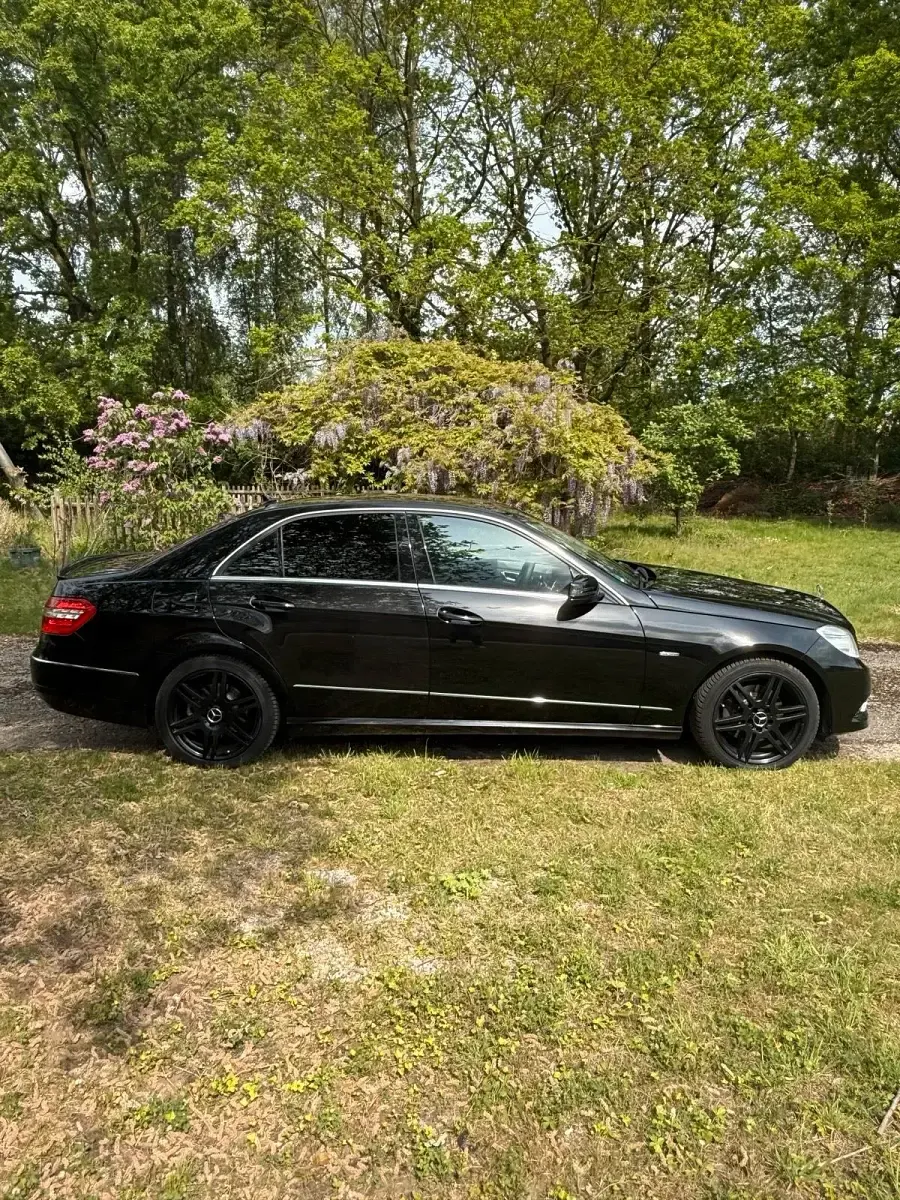 Gebraucht Mercedes E350 Avantgarde 231 PS (169 kW) 2010 Schwarz Limousine