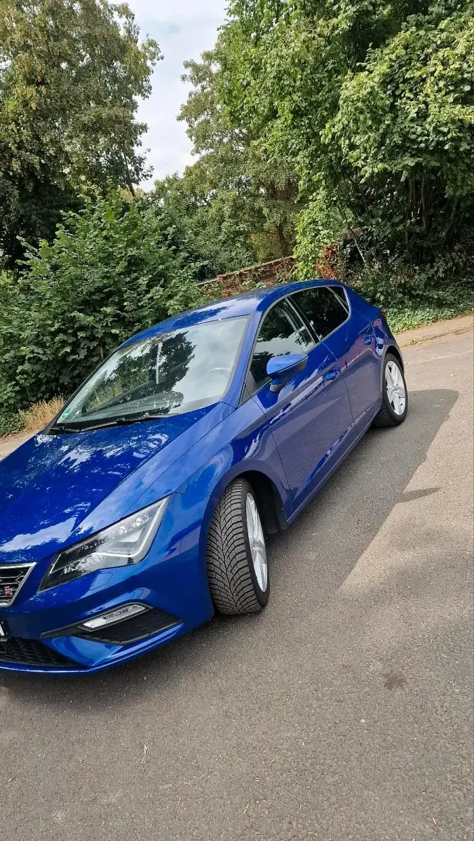 Gebraucht Seat Leon FR 180 PS (132 kW) 2017 Blau Limousine