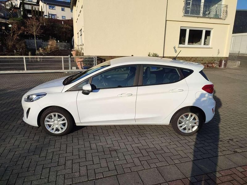 Gebraucht Ford Fiesta 86 PS (63 kW) 2018 Weiß Kleinwagen
