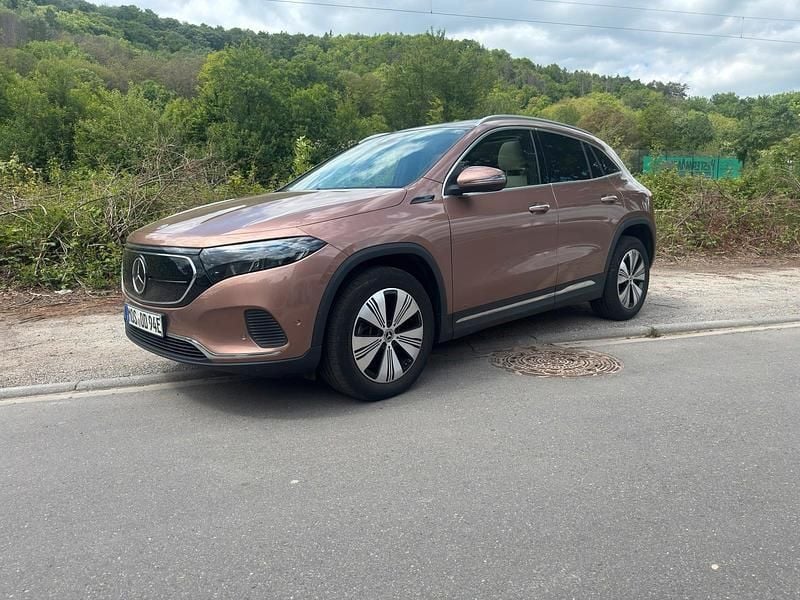 Andere außenfarben Gebraucht 2021 Mercedes EQA250 Business SUV | 26.499 € (Fairer Preis) - Bild 1/4