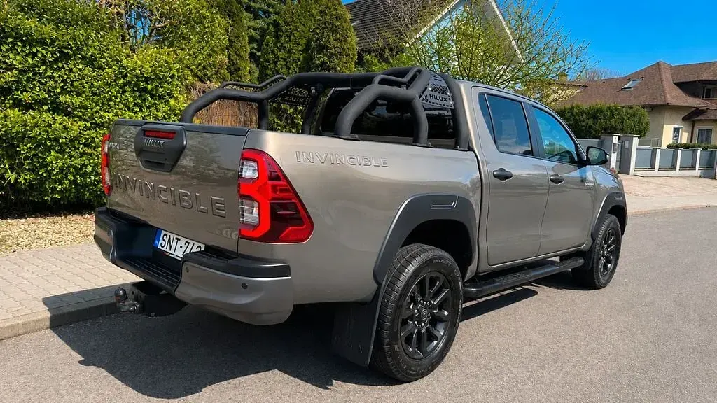 Gebraucht Toyota HiLux 204 PS (150 kW) 2021 Grün Pickup