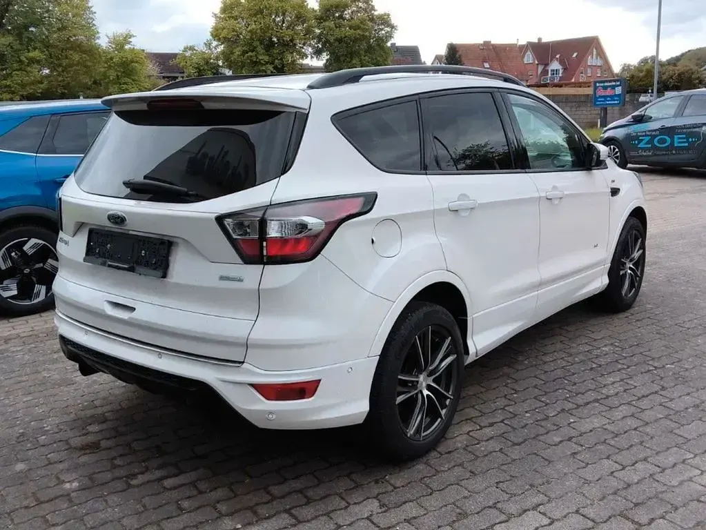 Gebraucht Ford Kuga ST-Line 182 PS (133 kW) 2017 Weiß SUV
