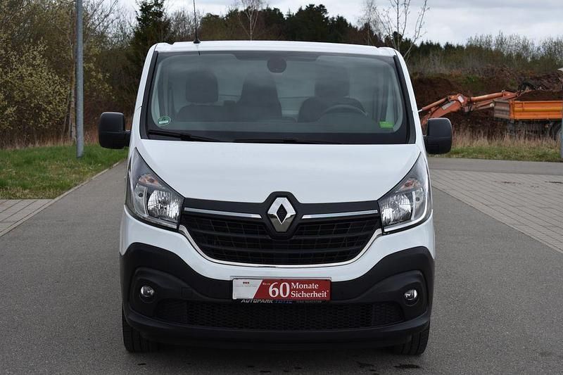 Gebraucht Renault Trafic Komfort 120 PS (88 kW) 2021 Weiß Van / Kleinbus