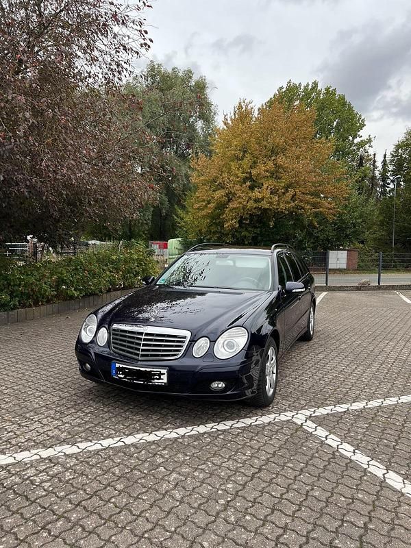 Blau Gebraucht 2008 Mercedes E320 Kombi | 5.500 € (Fairer Preis) - Bild 1/4