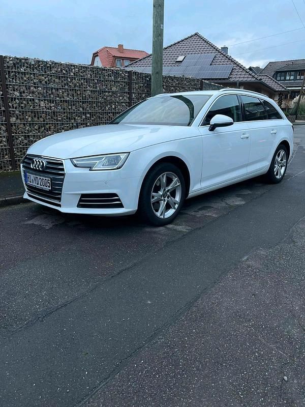 Gebraucht Audi A4 150 PS (110 kW) 2018 Weiß Kombi