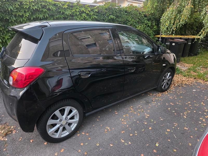 Schwarz Gebraucht 2013 Mitsubishi Space Star Kleinwagen | 8.500 € (Etwas zu teuer) - Bild 1/4