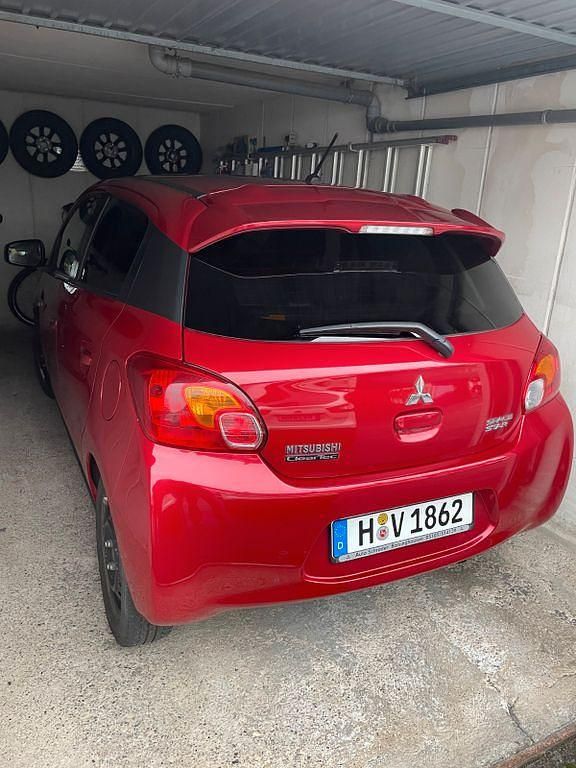 Rot Gebraucht 2016 Mitsubishi Space Star Diamant Edition Limousine | 6.700 € (Superpreis) - Bild 1/4