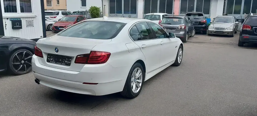 Gebraucht BMW 523 204 PS (150 kW) 2010 Weiß Limousine
