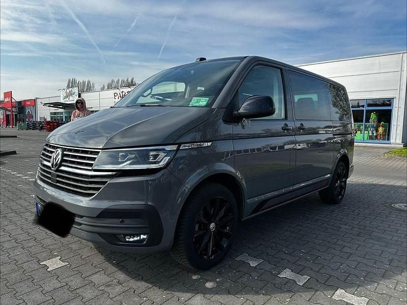 Gebraucht VW Multivan Edition 150 PS (110 kW) 2021 Grau Van