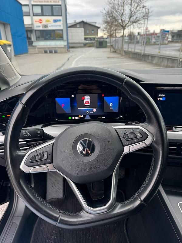 Gebraucht VW Golf VIII 150 PS (110 kW) 2020 Schwarz Kleinwagen
