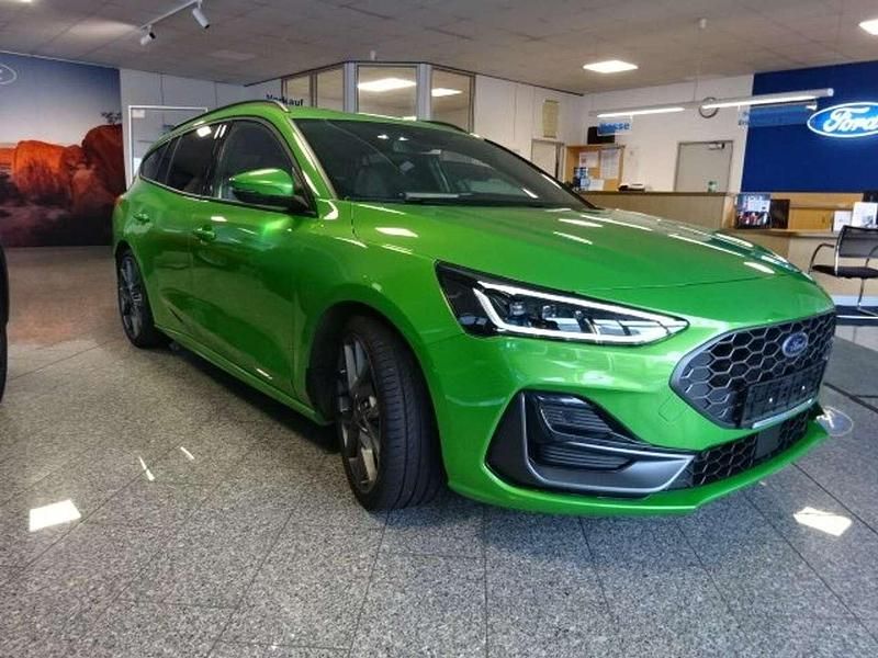Usata Ford Focus ST 280 CV (205 kW) 2023 Verde Station wagon